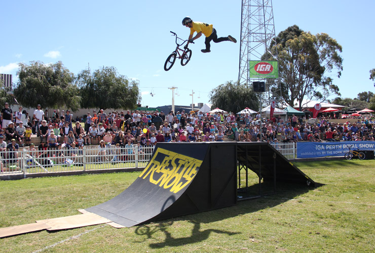 Perth royal show 2014 day 7 David Pinelli 360 indian air seat grab - Freestyle Now