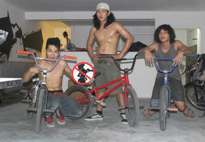 tanh 3 dec 2011