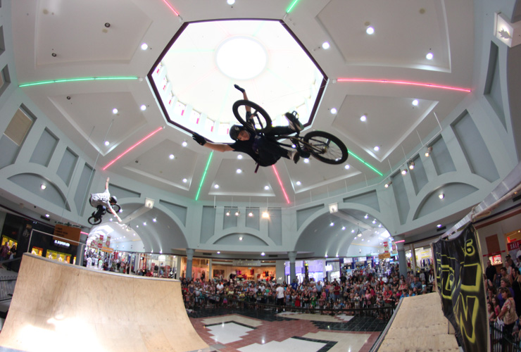 Morayfeild shopping centre bmx stunt shows - Alex and Chris day 3