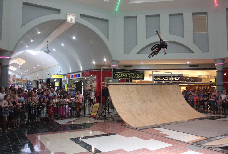 Morayfeild shopping centre bmx stunt shows - David Pinelli day 2