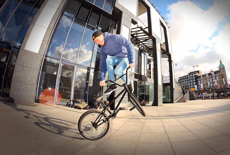 Dez Maarsen brakeless decade - bmx flatland january 2016