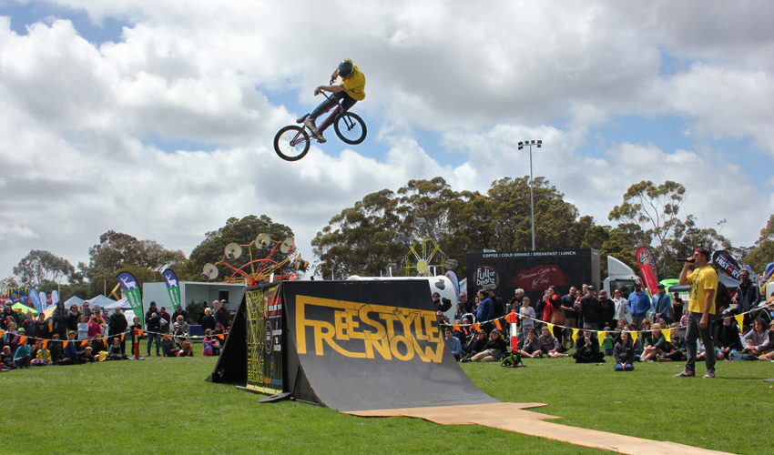 freestyle-now-bmx-stunt-show-margaret-river-show-2016-david-pinelli-360-lookback
